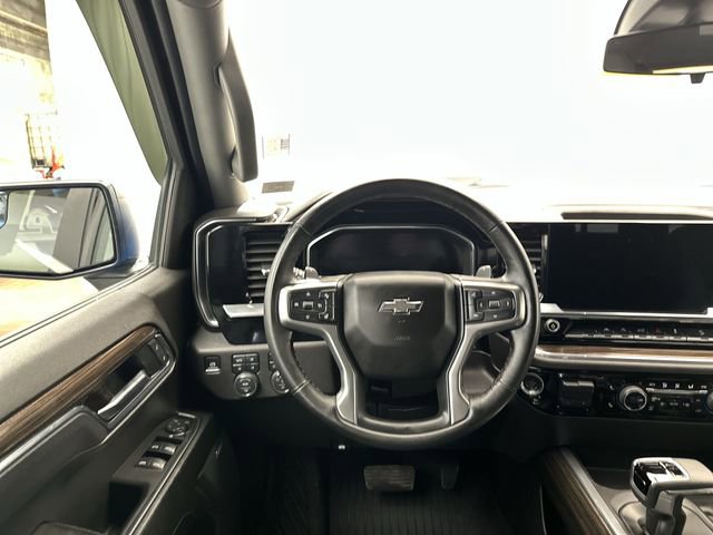 Used 2025 Chevrolet Silverado 1500 LT Trail Boss w/ Convenience Package II AWD/4WD image 15