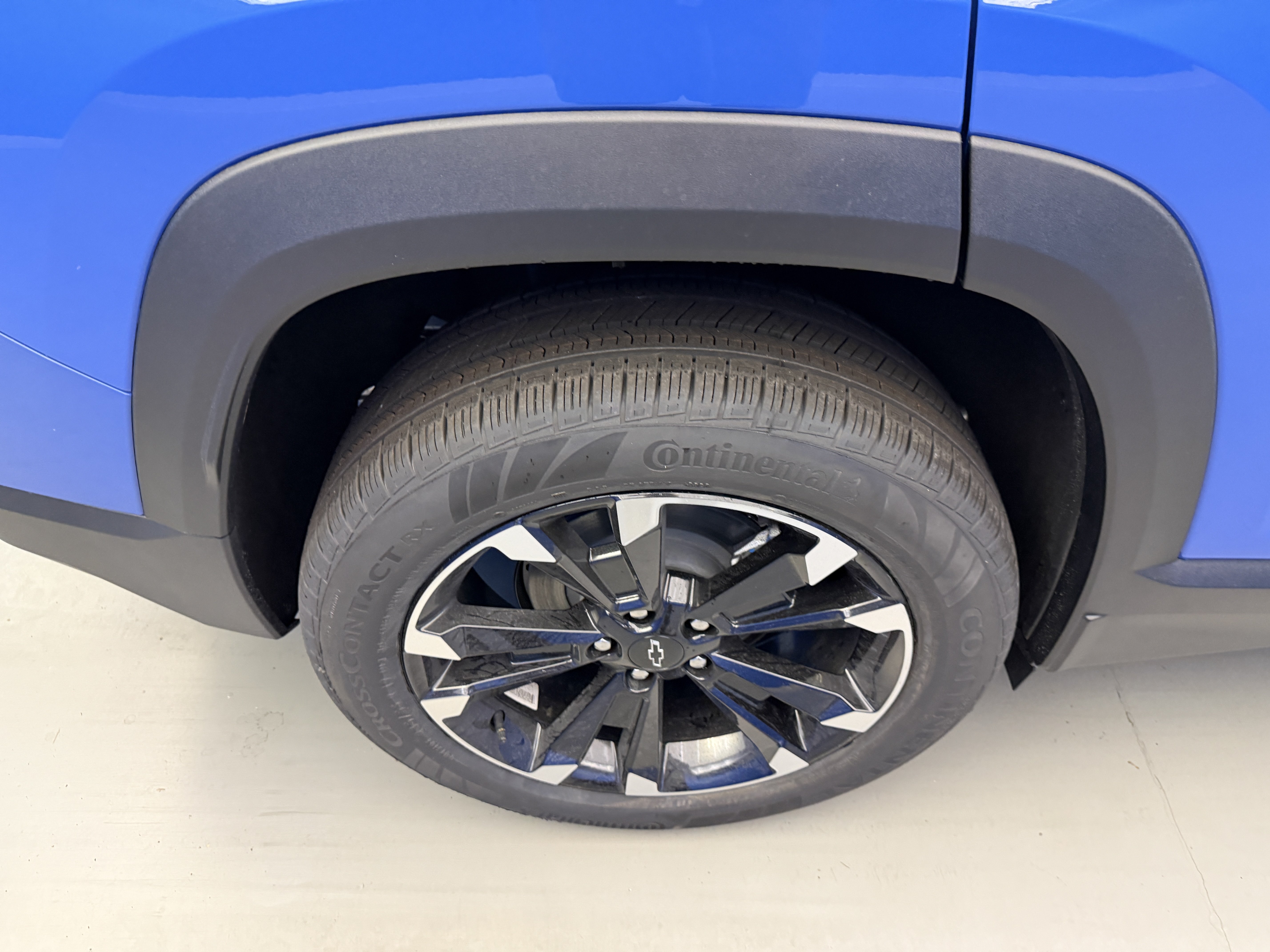 New 2027 Chevrolet Equinox RS w/ Safety and Technology Package FWD image 8