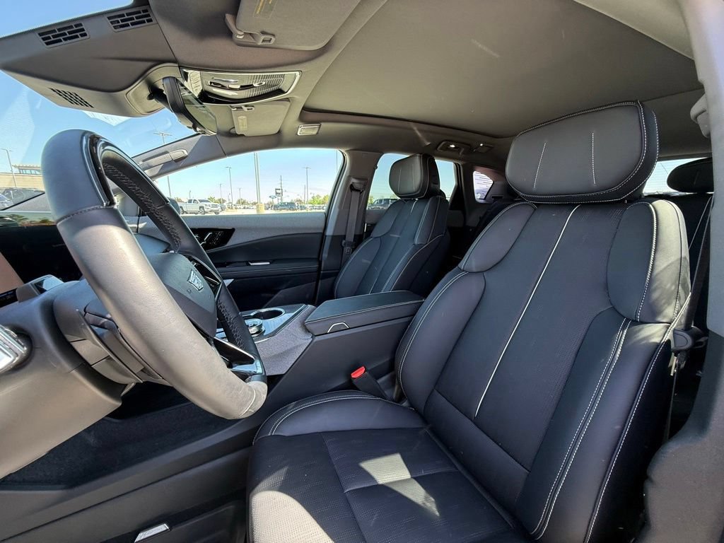Certified 2025 Cadillac Optiq Luxury 2 w/ LPO, Floor Liner Package AWD/4WD image 26