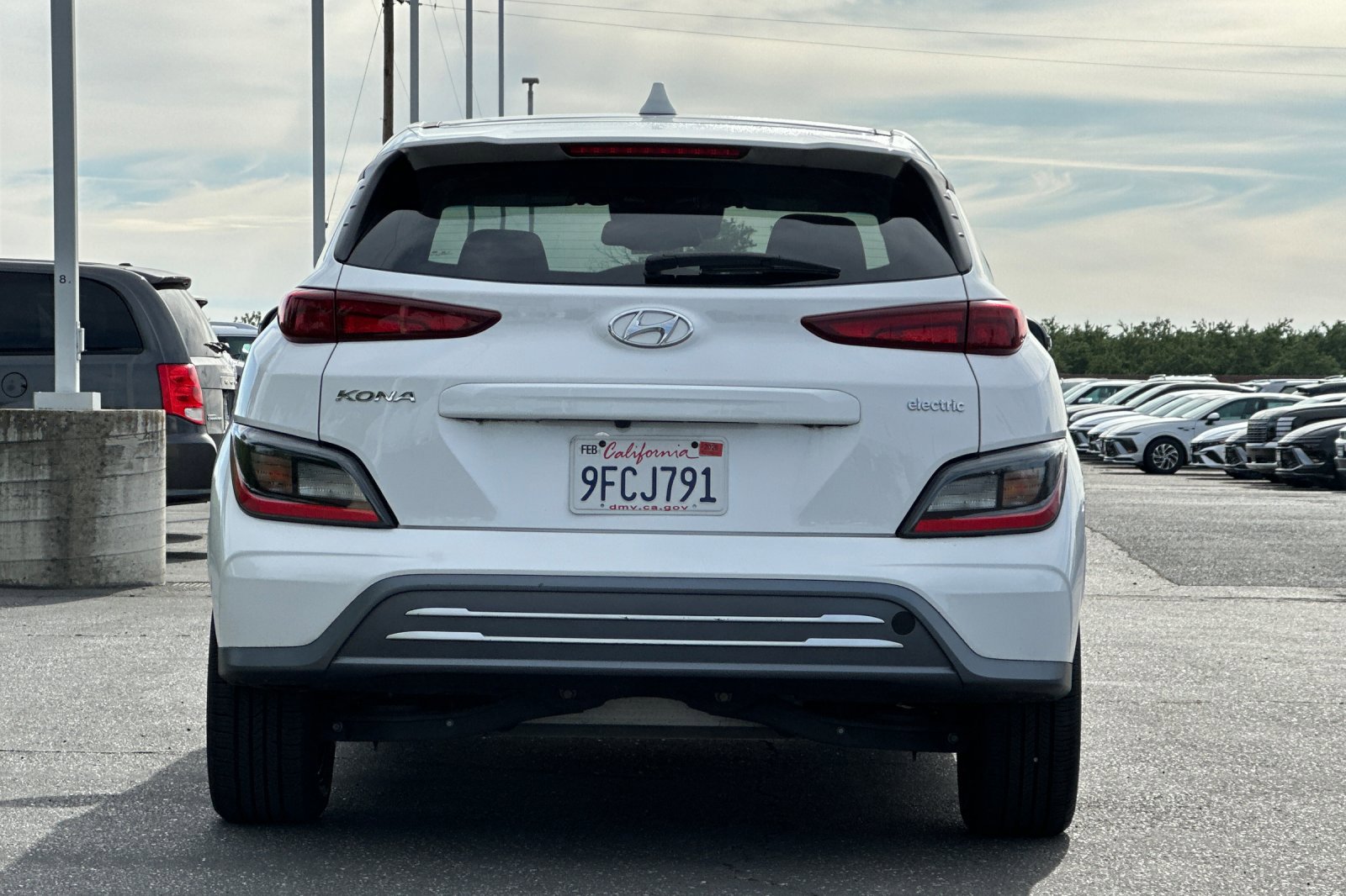 Used 2023 Hyundai Kona SE w/ Cargo Package FWD image 5