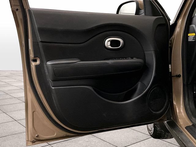 Used 2016 Kia Soul FWD image 22
