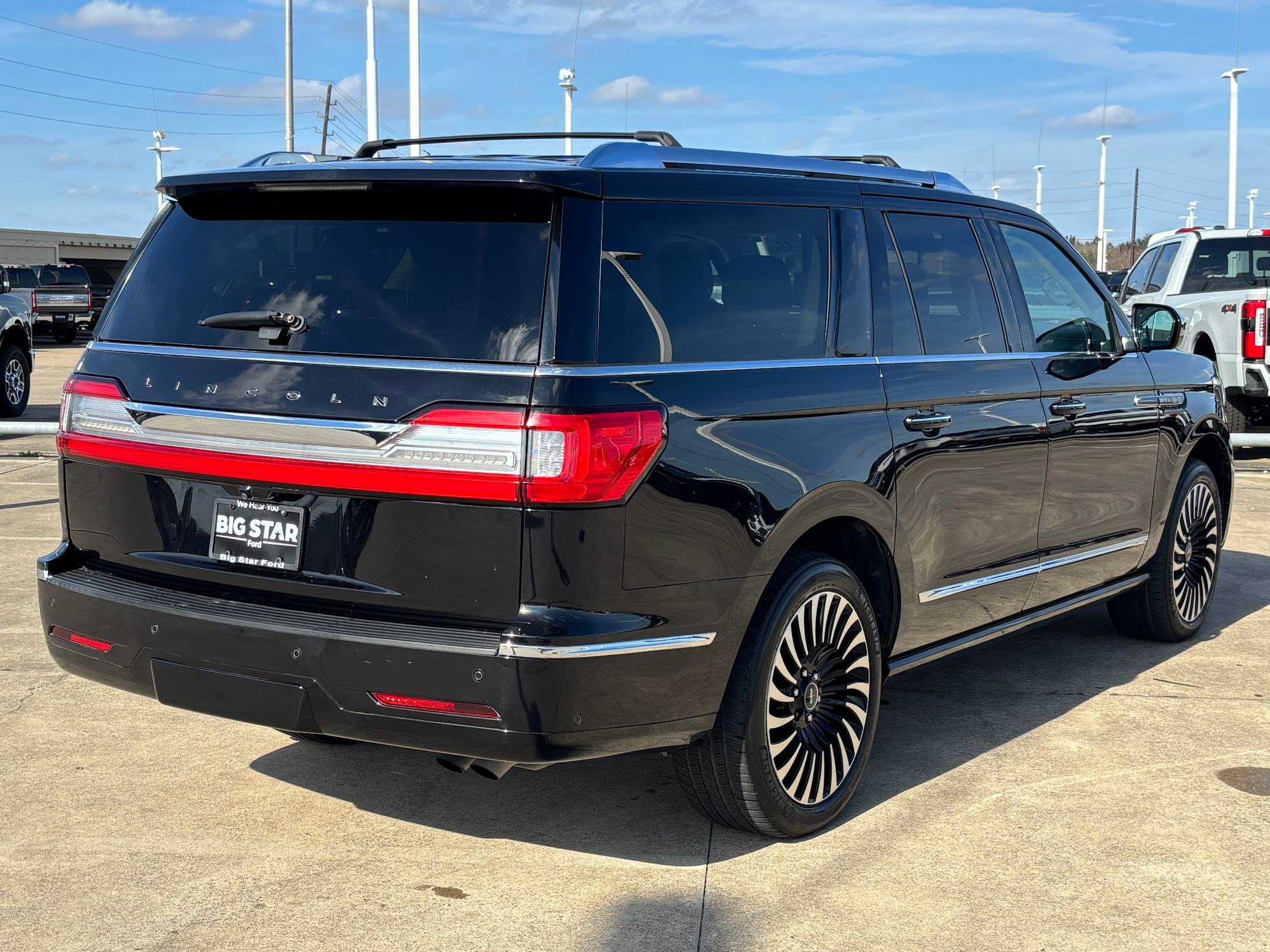 Used 2020 Lincoln Navigator L Black Label w/ Cargo Convenience Package image 3