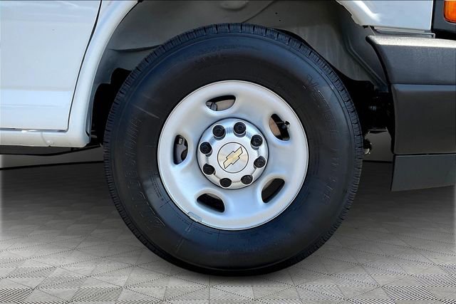 New 2025 Chevrolet Express 3500 w/ Driver Convenience Package image 12