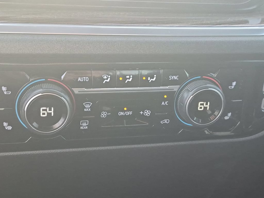 Used 2025 Chevrolet Silverado 1500 LT w/ Texas Edition Plus RWD image 19