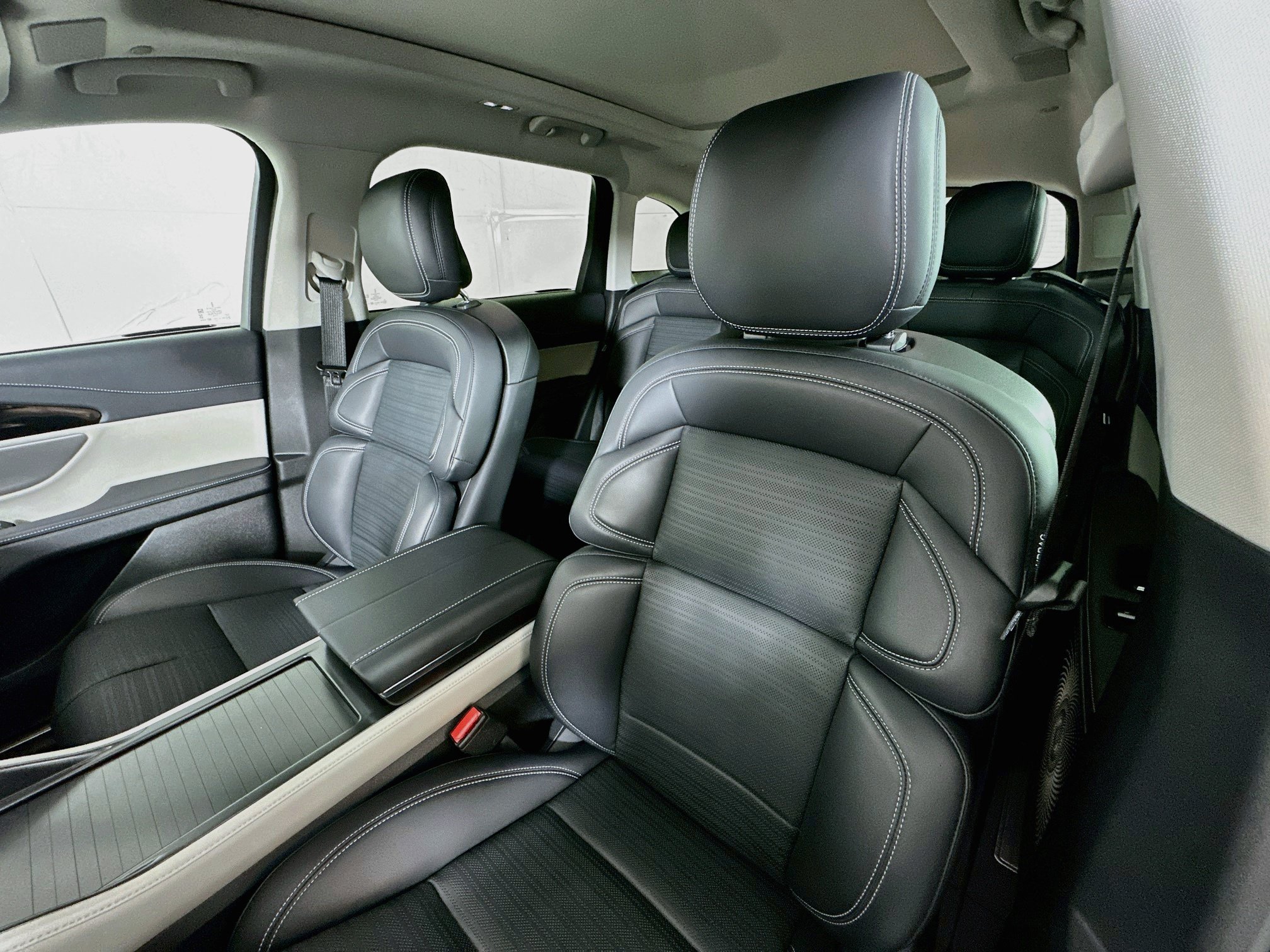 Used 2025 Lincoln Nautilus Reserve AWD/4WD image 20