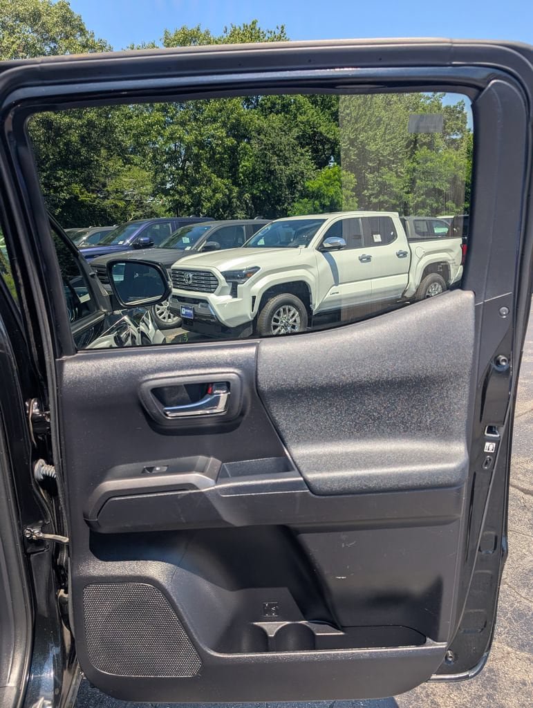 Used 2019 Toyota Tacoma TRD Pro AWD/4WD image 16