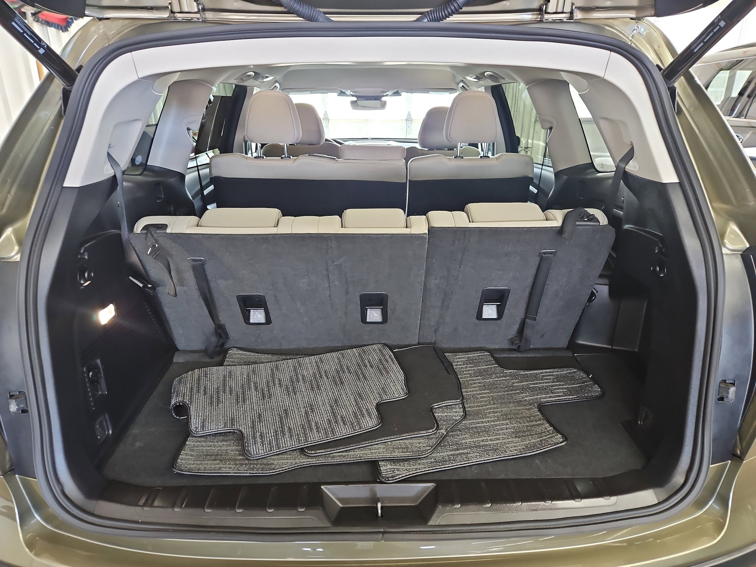 Used 2025 Subaru Ascent Premium AWD/4WD image 14