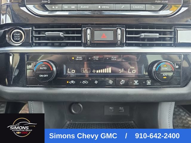 Used 2024 Nissan Pathfinder SV w/ SV Premium Package FWD image 19