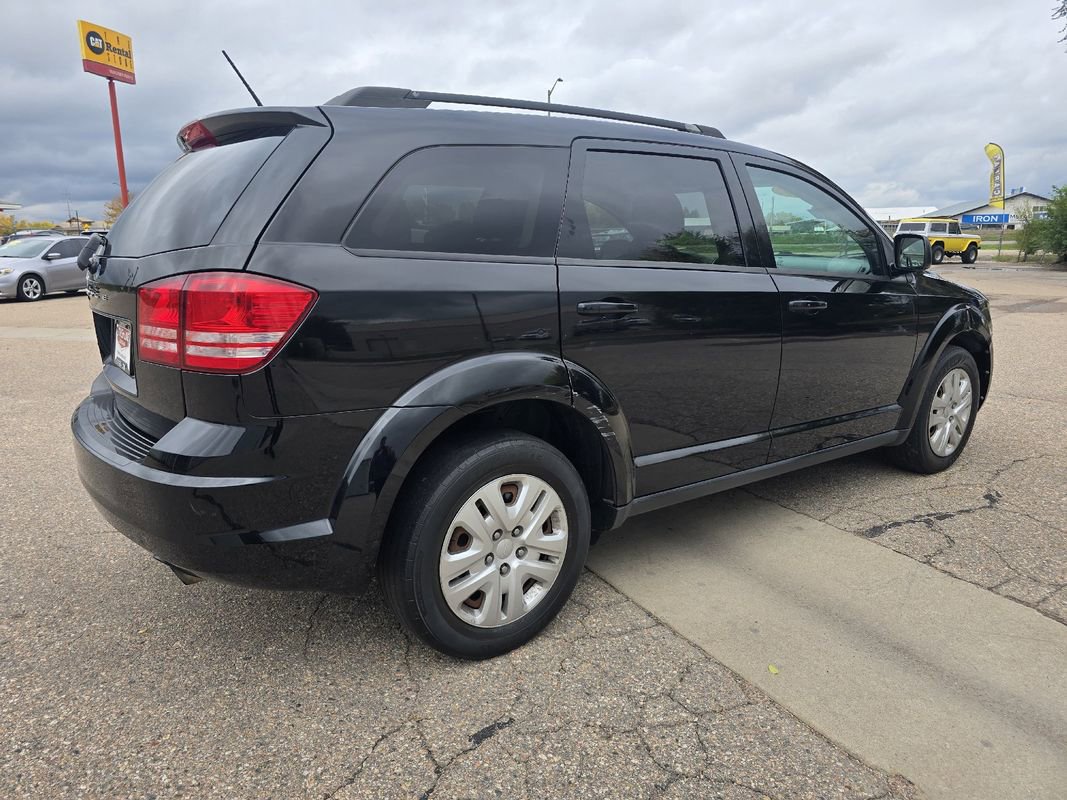 Used 2018 Dodge Journey SE image 4