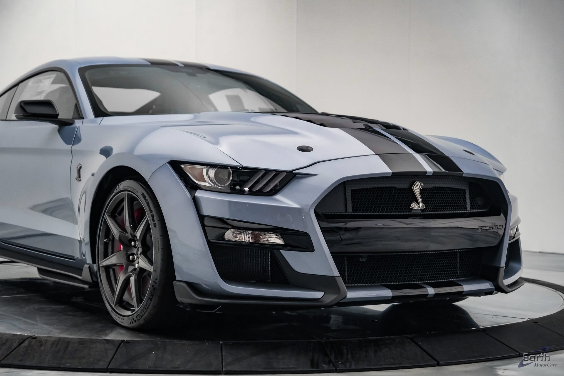 Used 2022 Ford Mustang Shelby GT500 w/ Carbon Fiber Track Pack RWD image 25