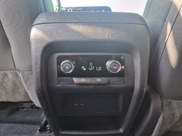 Used 2024 Chevrolet Traverse LS w/ Midnight/Sport Edition AWD/4WD image 32