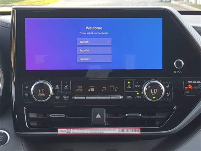 New 2026 Toyota Highlander Platinum image 18