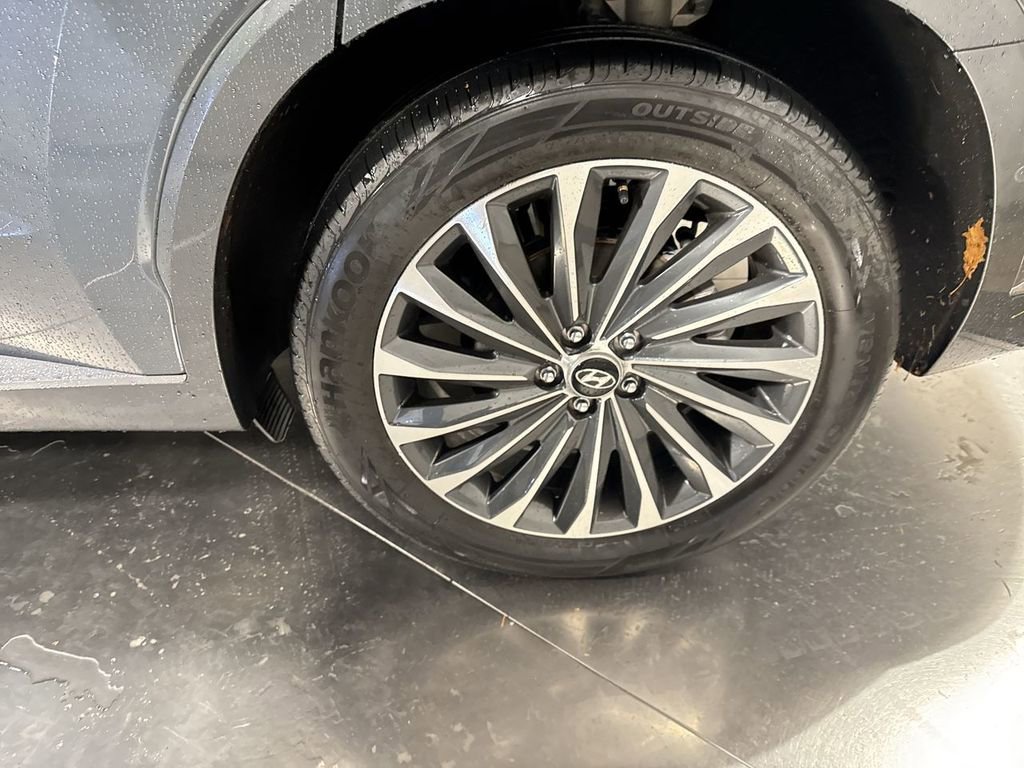 Used 2024 Hyundai Palisade Calligraphy image 12