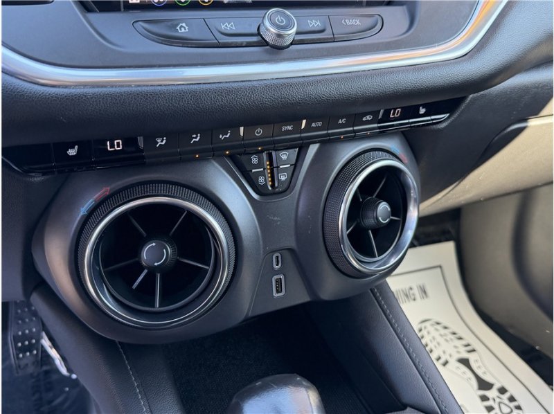 Used 2019 Chevrolet Blazer LT FWD image 41