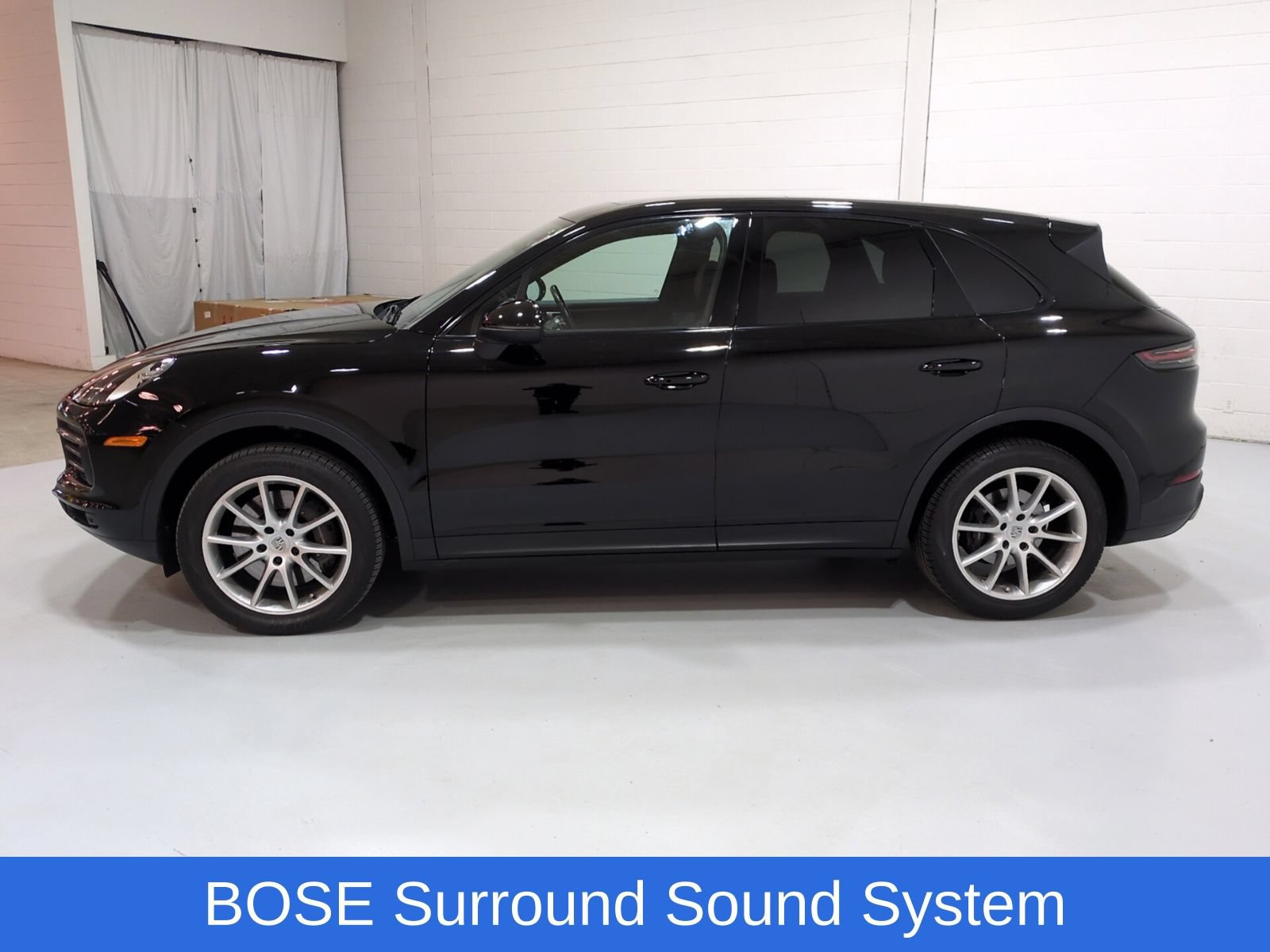 Used 2022 Porsche Cayenne w/ Premium Package AWD/4WD image 6