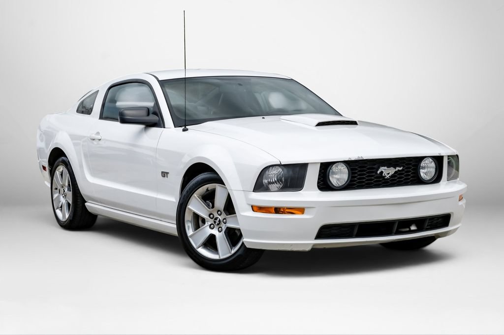Used 2007 Ford Mustang GT Premium RWD image 4