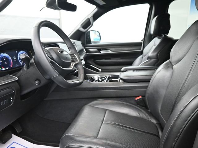 Used 2024 Jeep Wagoneer L Series II w/ Flexible Seating Group AWD/4WD image 14