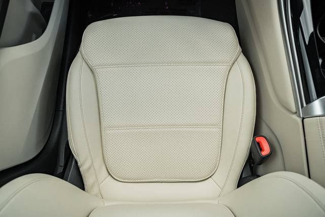 Used 2024 Mercedes-Benz GLC 300 4MATIC image 30