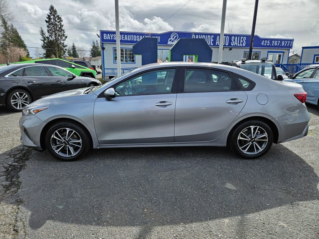 Used 2023 Kia Forte LXS FWD image 2