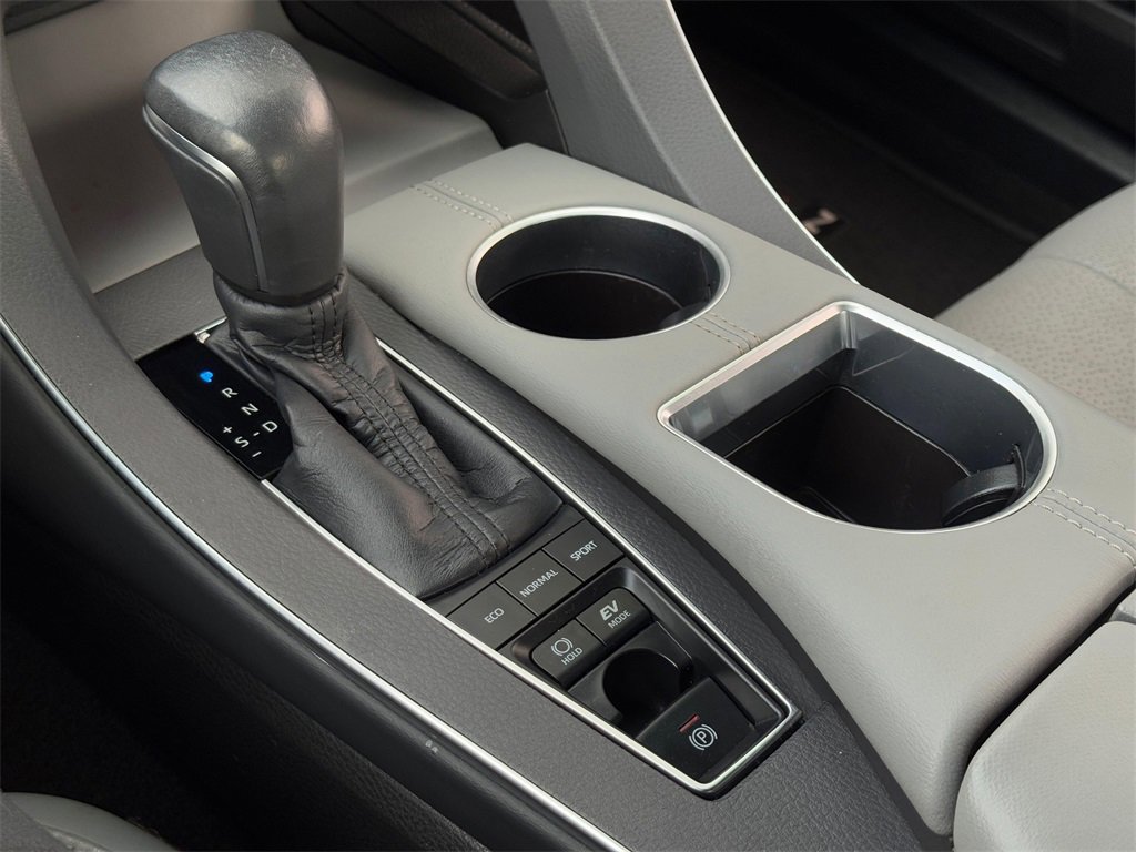 Certified 2019 Toyota Avalon Limited w/ Advanced Safety Package image 24