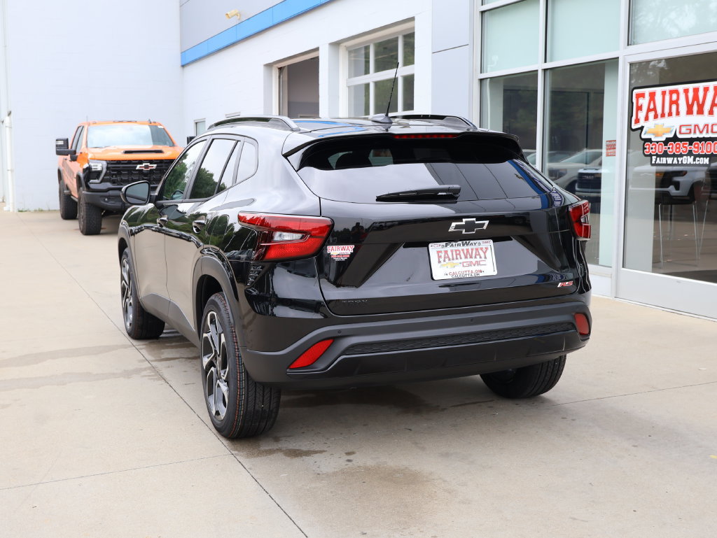 New 2026 Chevrolet Trax RS w/ Sunroof Package FWD image 8