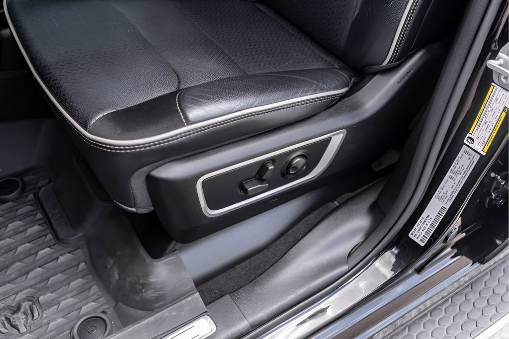 Used 2022 RAM 1500 Laramie AWD/4WD image 10