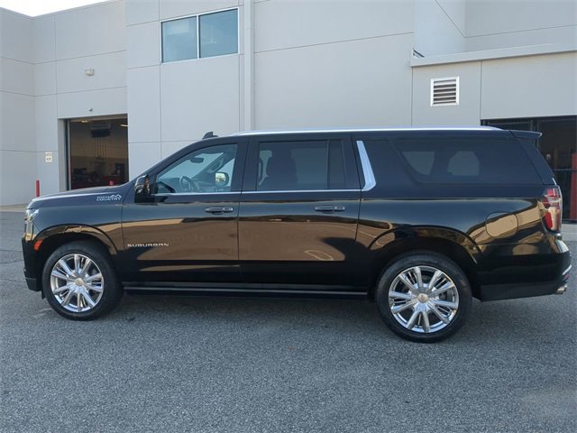 Used 2023 Chevrolet Suburban High Country w/ Premium Package image 7