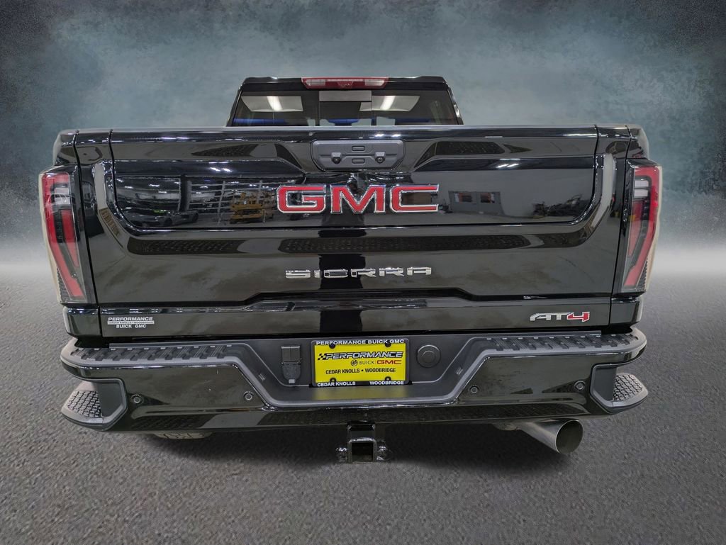 Used 2025 GMC Sierra 2500 AT4 w/ Technology Package image 5
