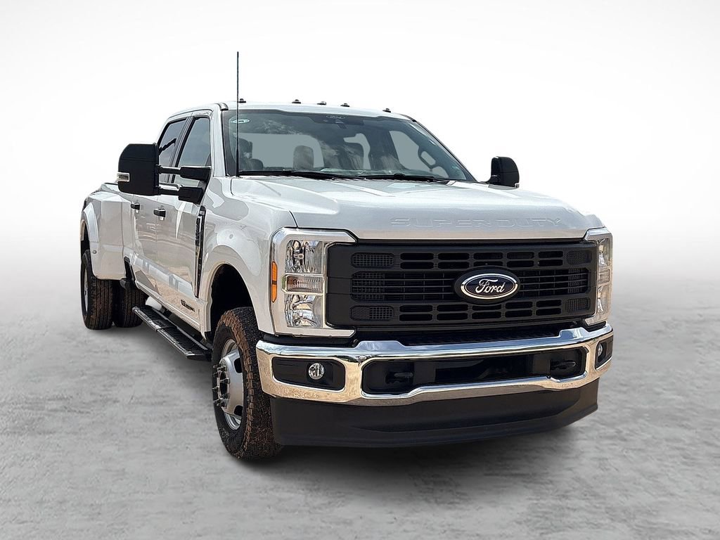 Used 2025 Ford F350 XLT AWD/4WD image 2