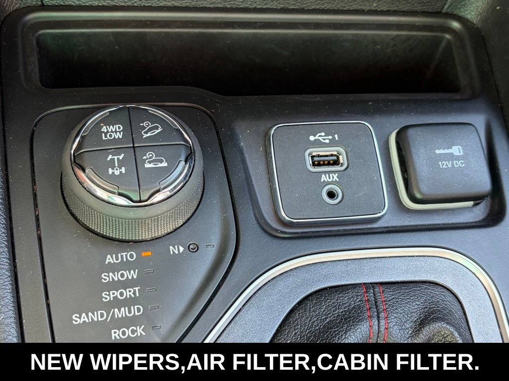 Used 2021 Jeep Cherokee Trailhawk w/ Technology Group AWD/4WD image 20