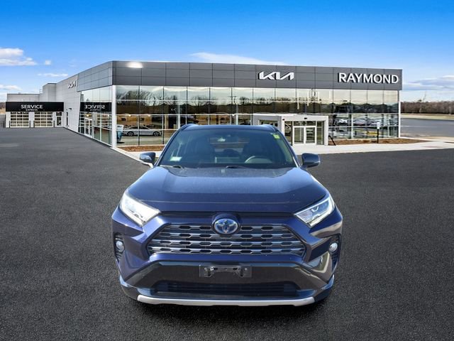 Used 2019 Toyota RAV4 XSE w/ XSE Weather Package AWD/4WD image 8
