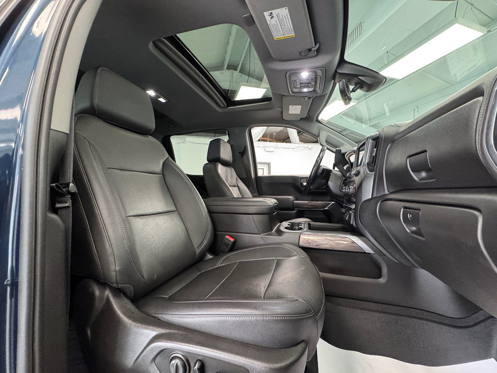 Used 2021 Chevrolet Silverado 1500 LTZ w/ Technology Package AWD/4WD image 33