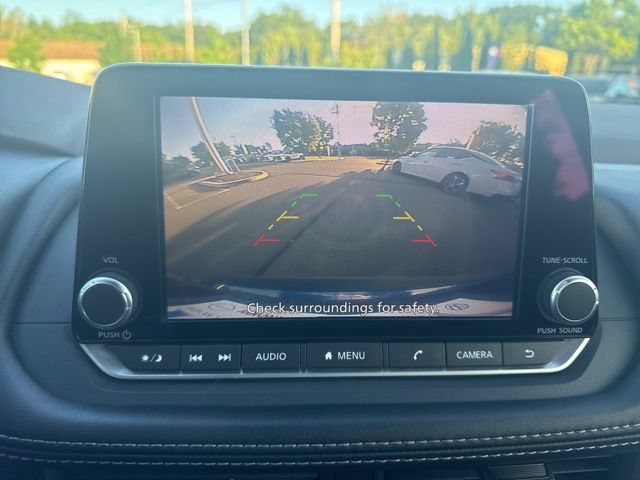 Used 2023 Nissan Rogue SV AWD/4WD image 17
