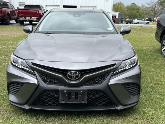 Used 2020 Toyota Camry SE image 2