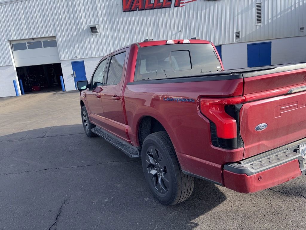 Used 2023 Ford F150 Lightning Lariat image 7