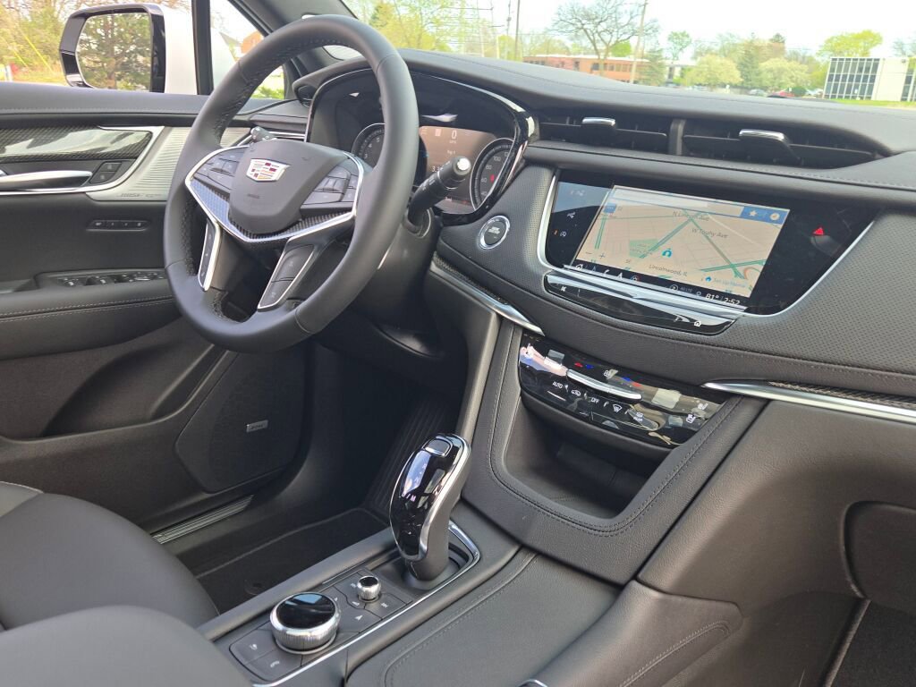 New 2026 Cadillac XT5 Sportv w/ LPO, Onyx Lite Package AWD/4WD image 7