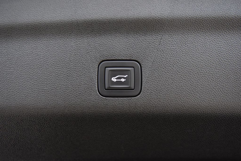 Used 2025 Chevrolet Tahoe High Country AWD/4WD image 27