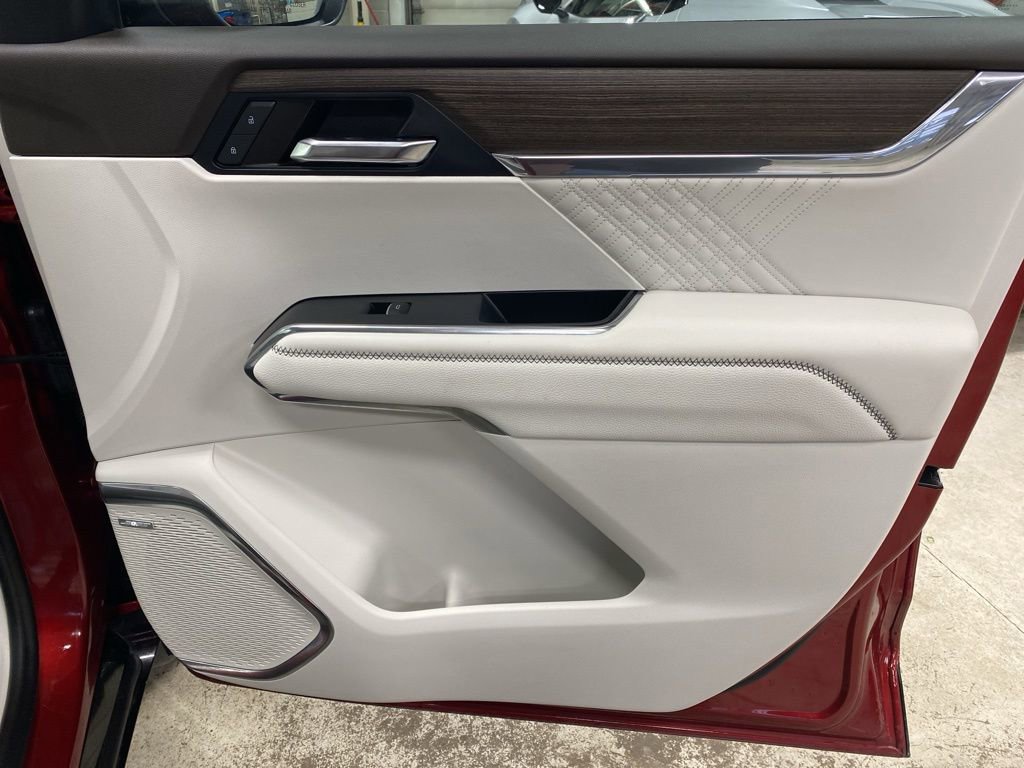 Certified 2024 GMC Acadia Denali w/ Super Cruise Package image 24