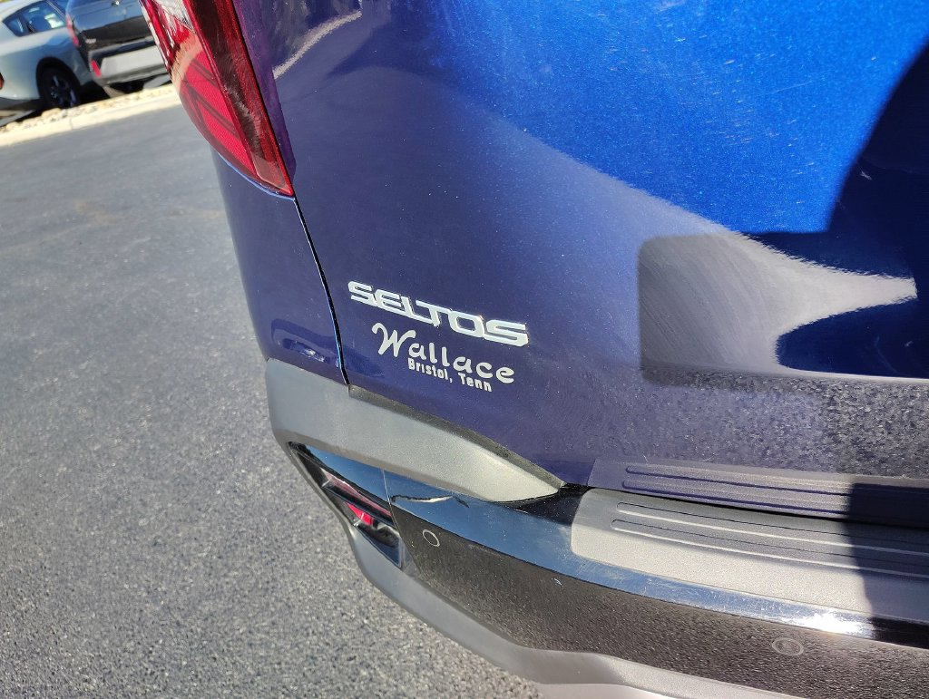 Certified 2025 Kia Seltos EX AWD/4WD image 7