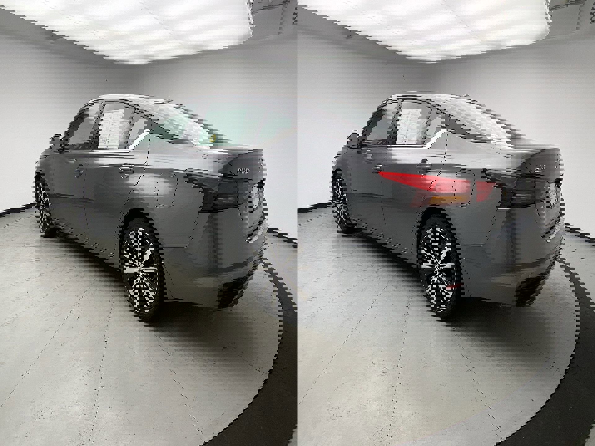 Used 2022 Nissan Altima 2.5 SR image 3