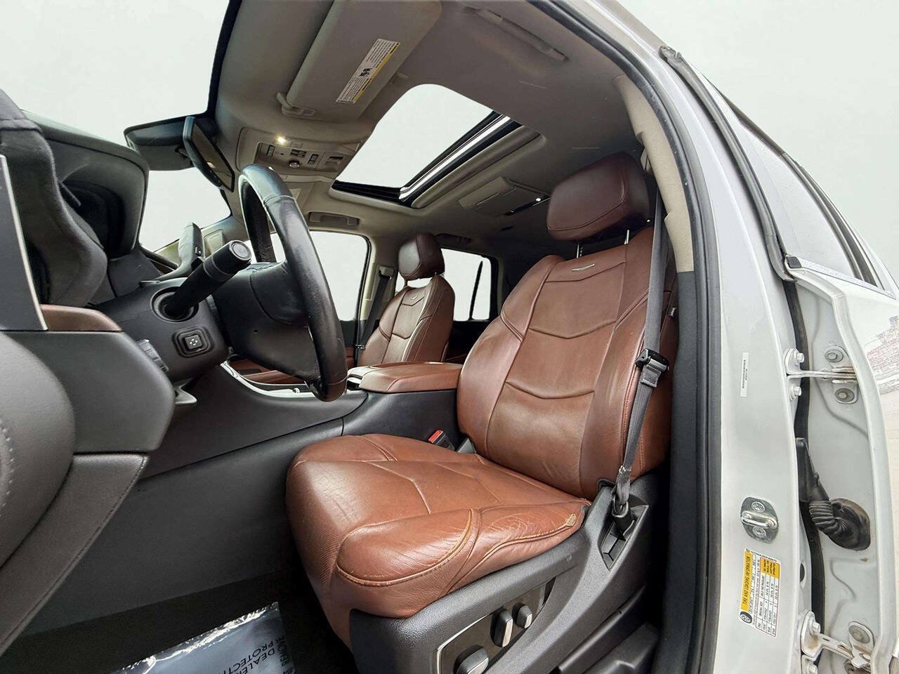 Used 2016 Cadillac Escalade Premium AWD/4WD image 22