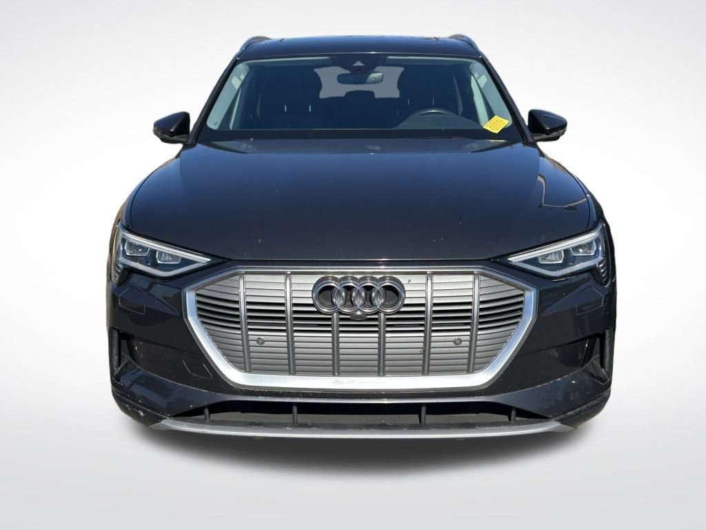 Used 2019 Audi e-tron Premium Plus image 4