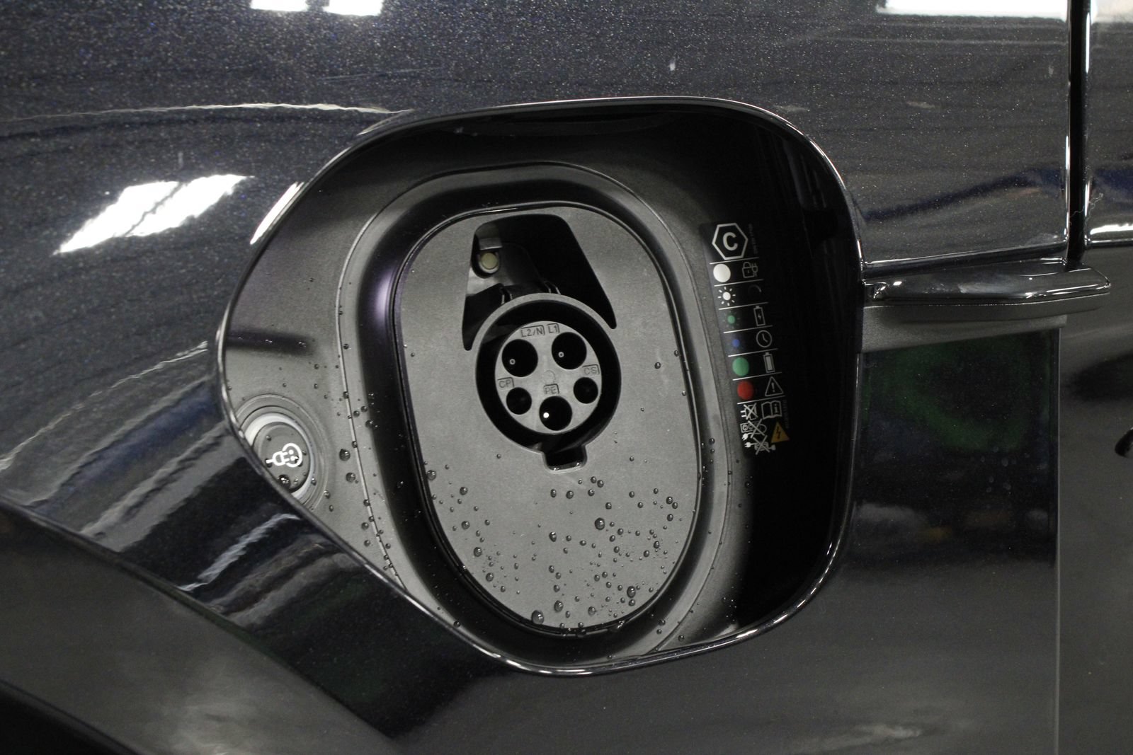 New 2026 Porsche Taycan AWD/4WD image 33