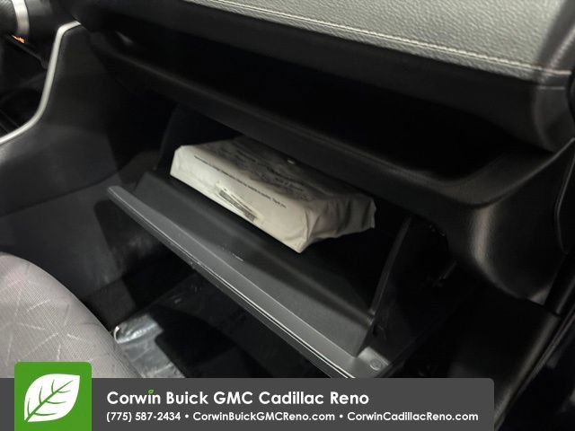 Used 2019 Toyota RAV4 XLE w/ Carpet Mat Package AWD/4WD image 40