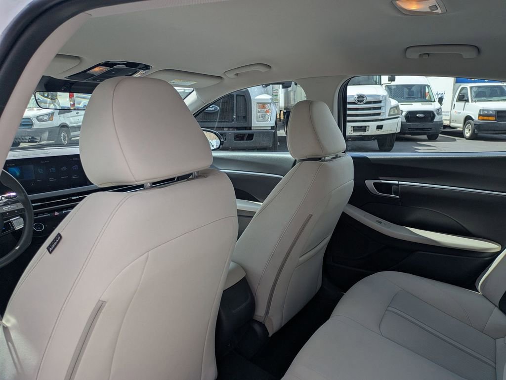Used 2025 Hyundai Sonata SEL FWD image 30