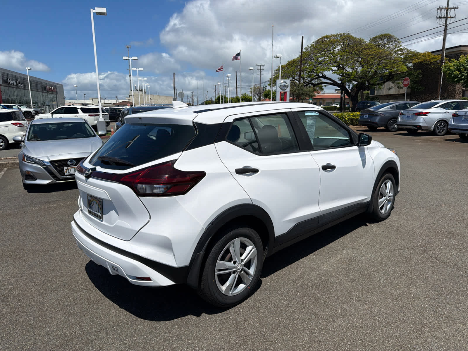 Used 2022 Nissan Kicks S image 3