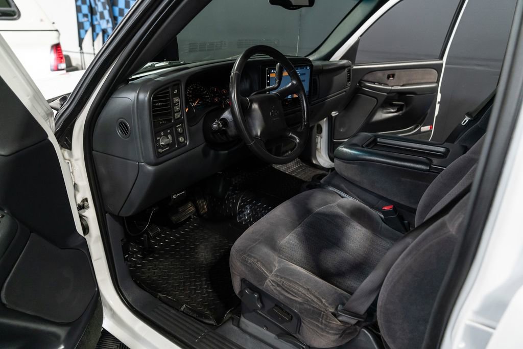 Used 2002 Chevrolet Silverado 2500 LS w/ Electrical Convenience Pkg AWD/4WD image 11