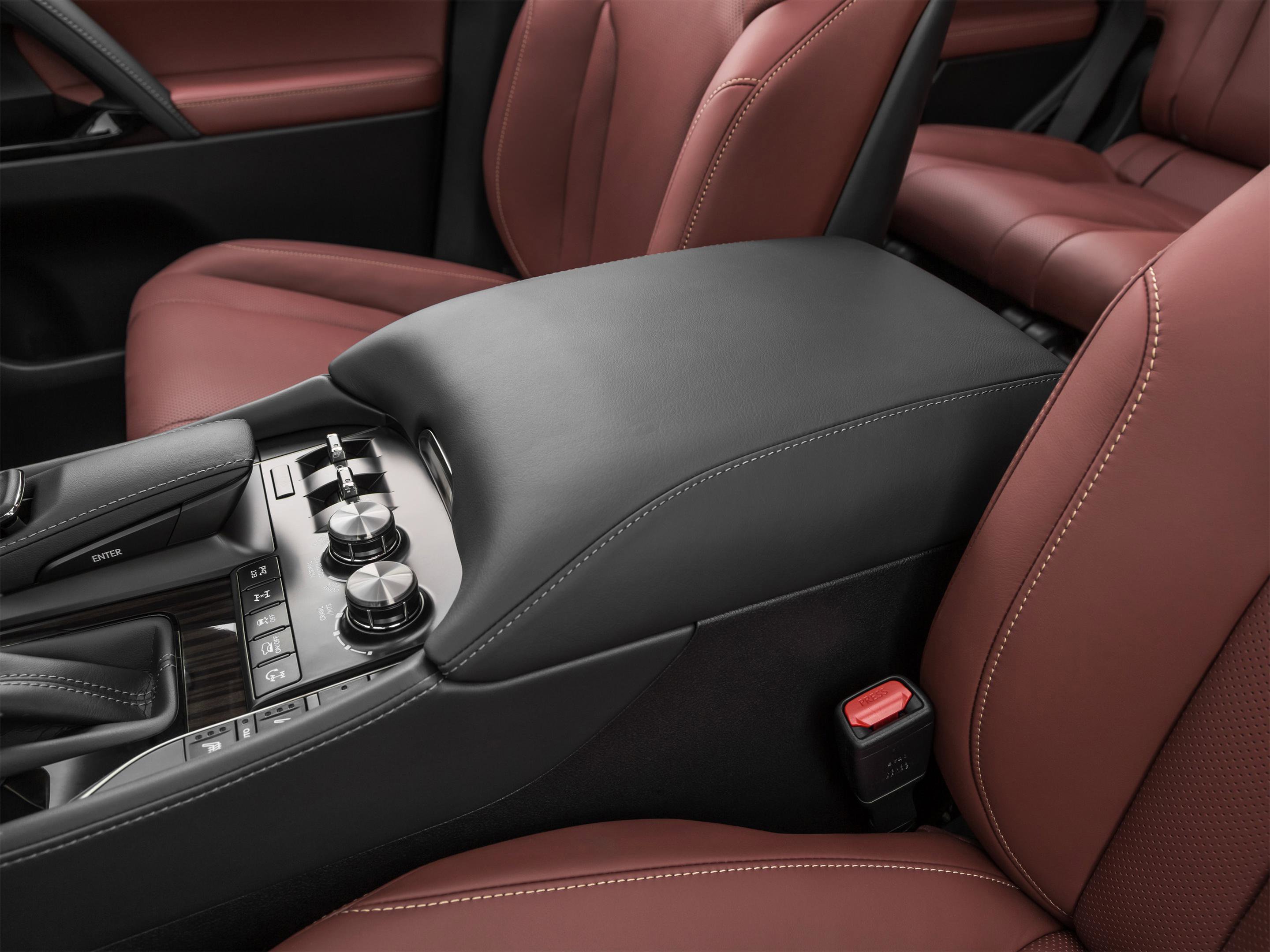 Used 2021 Lexus LX 570 4WD w/ Luxury Package image 44