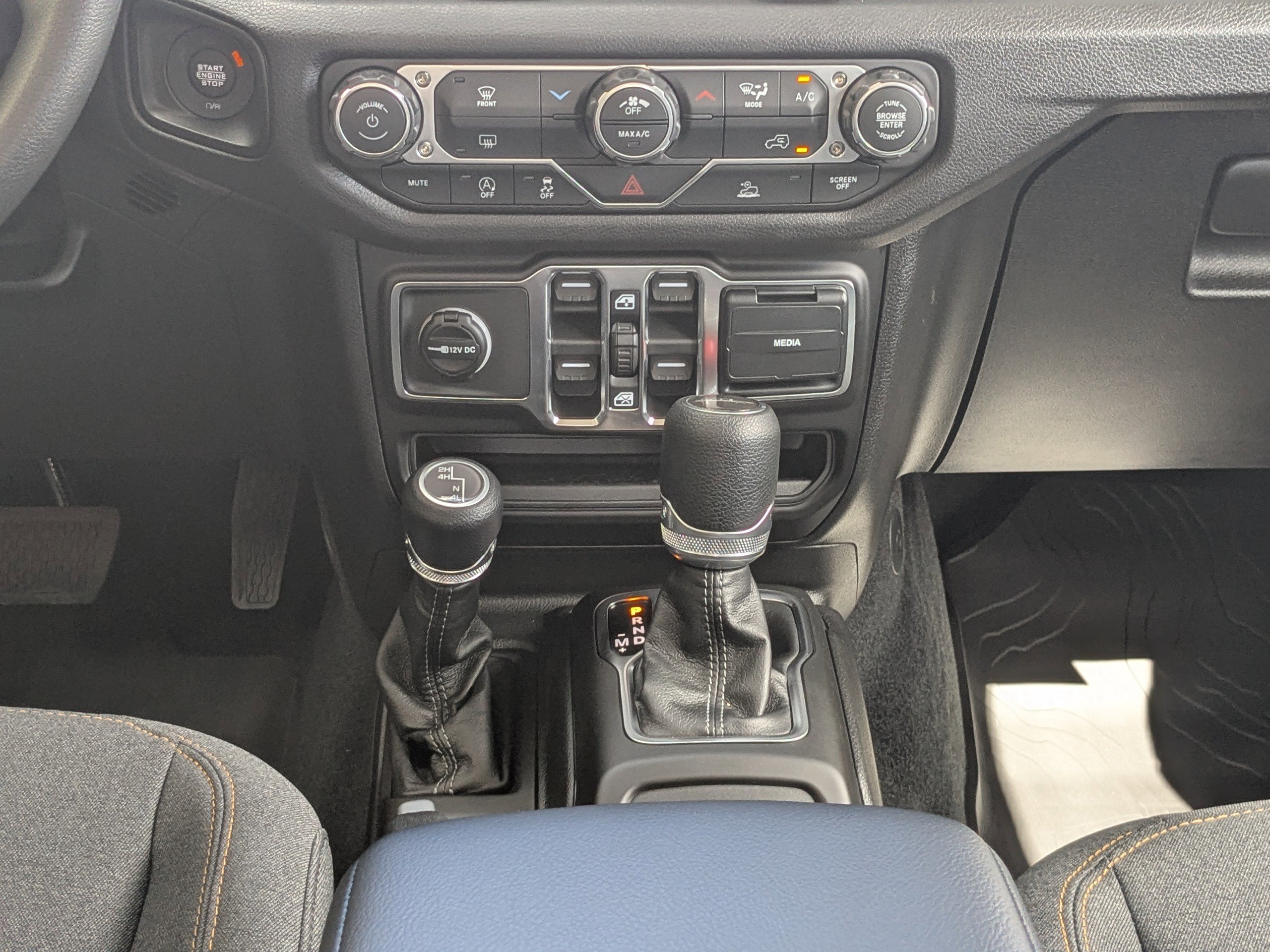 New 2026 Jeep Gladiator Sport image 18