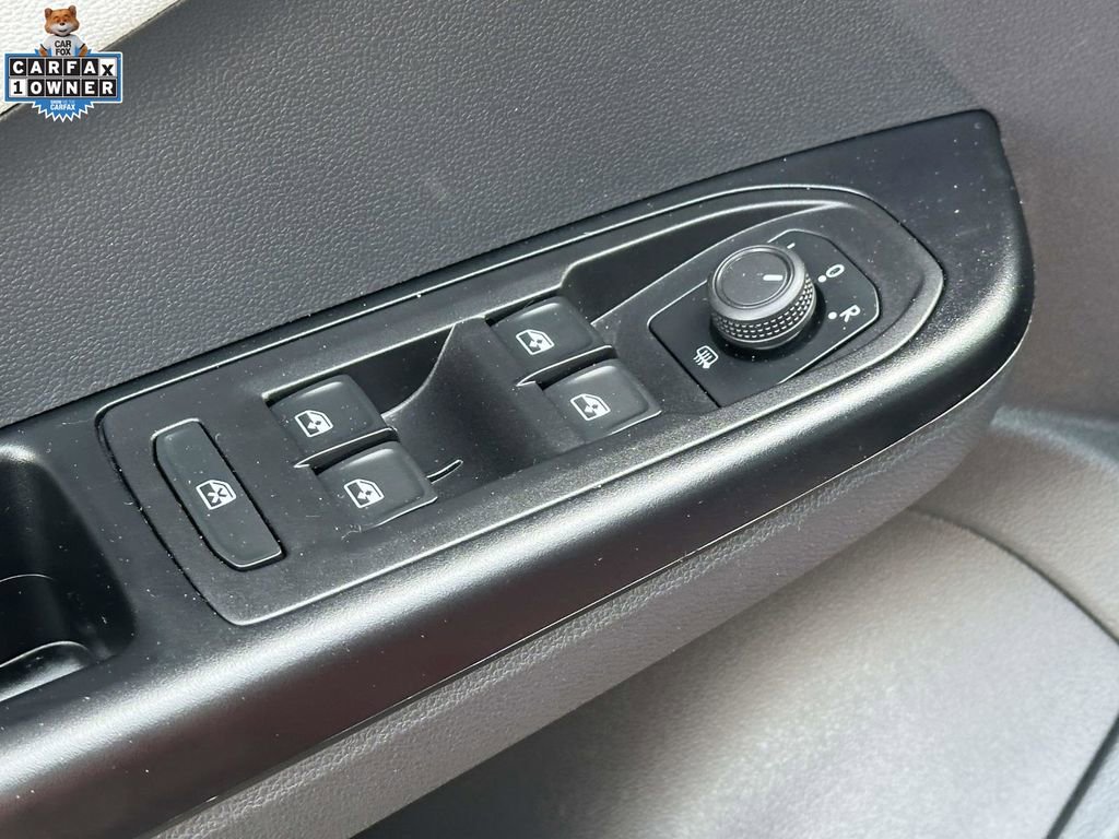 Used 2024 Volkswagen Taos SE FWD image 17